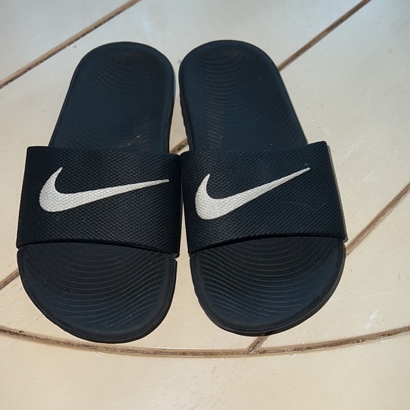 BUNDLE Nike Cat & Jack OSH KOSH B’gosh Black green summer sandals and pool shoes - Picture 4 of 7